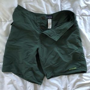 Patagonia green baggies, men’s size 33 shorts